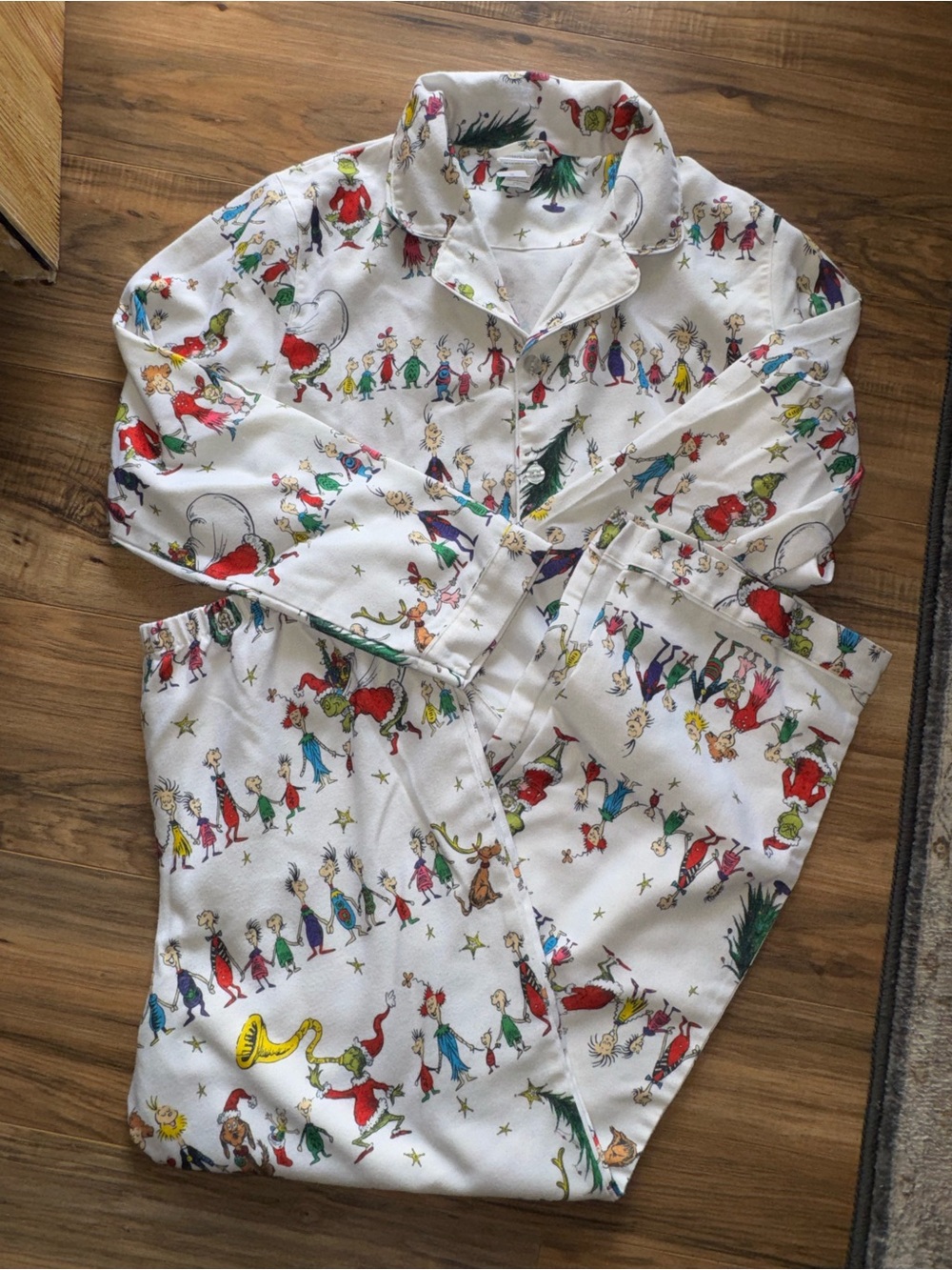 NWOT Pottery Barn Grinch Flannel Pajama Set